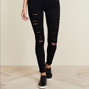 Frame-Le Skinny de Jeanne in black distressed